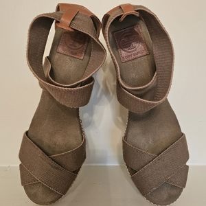 Tory burch peekaboo toe wedges